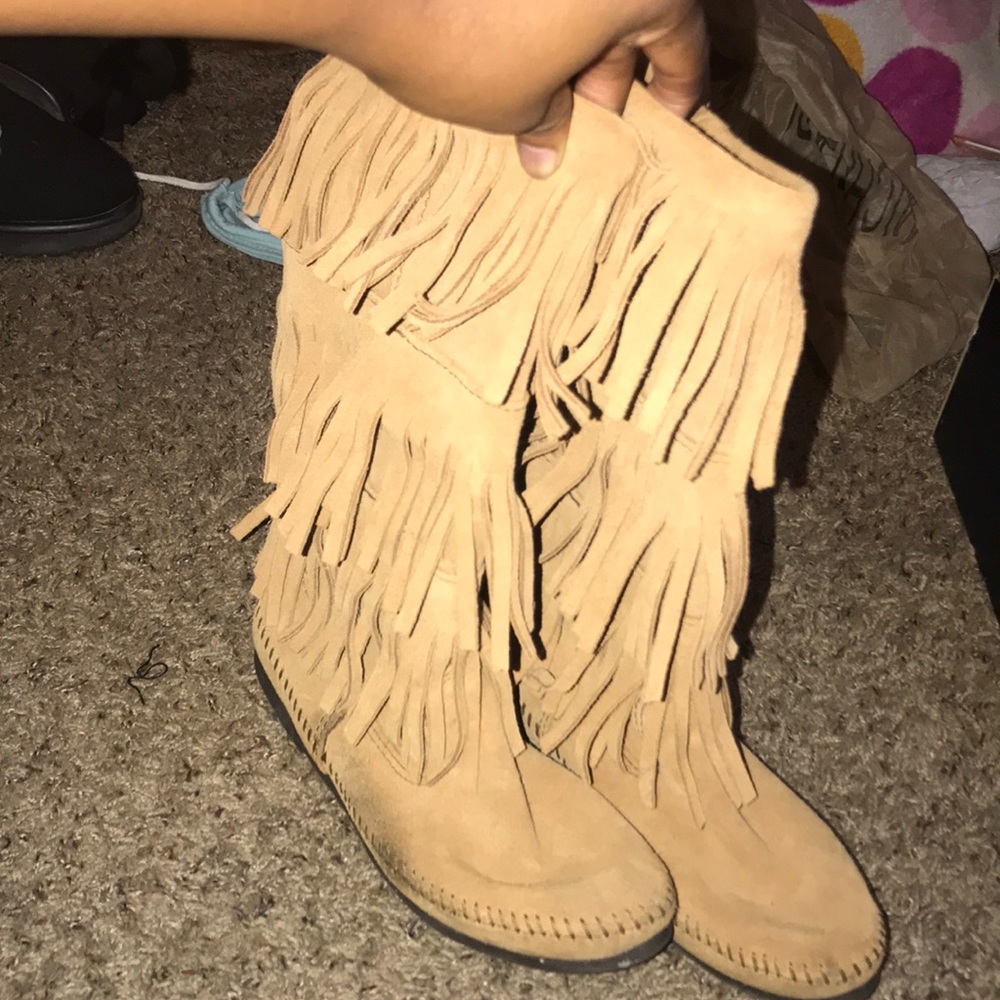 Minnetonka fringe boots